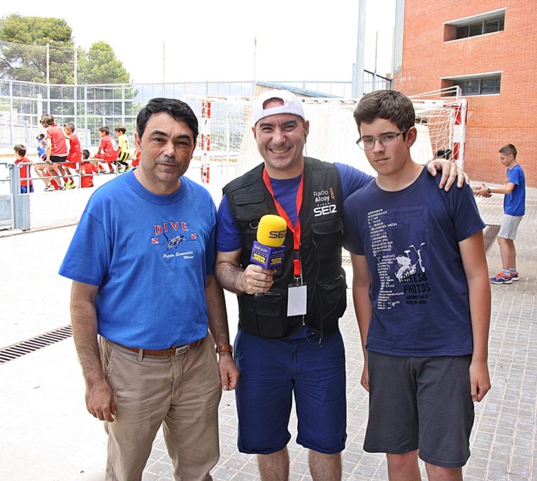 La entrevista con Ximo Corbí (izq), Marcos Martínez (centro), y la joven promesa Jordi Linares (dcha)
